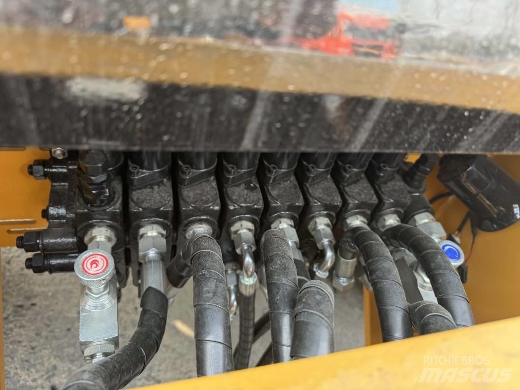 CAT 420 F Backhoe