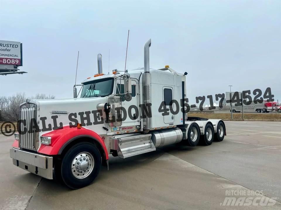 Kenworth W 900 Prime Movers