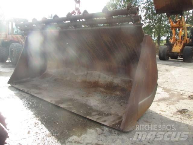 CAT 992 C Buckets