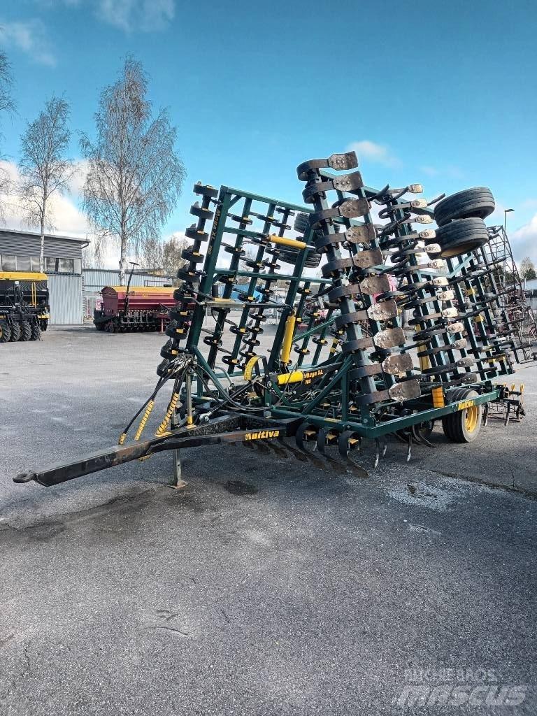 Multiva Mega XL 700 Harrows
