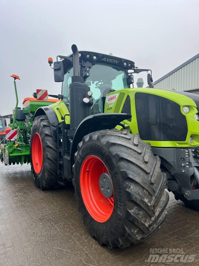CLAAS Axion 930 Tractors