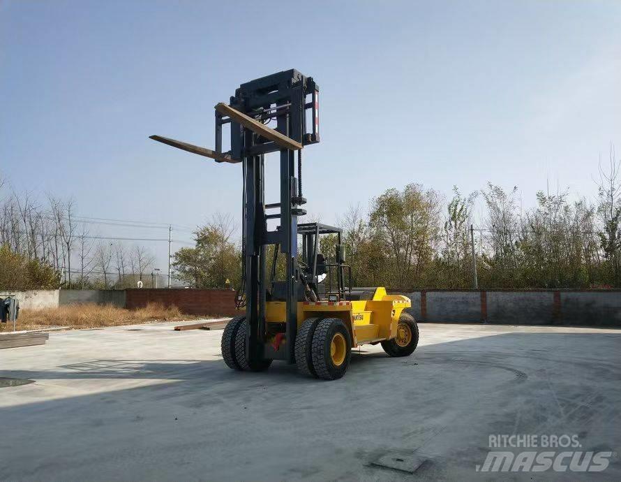 Komatsu FD 200 Diesel trucks