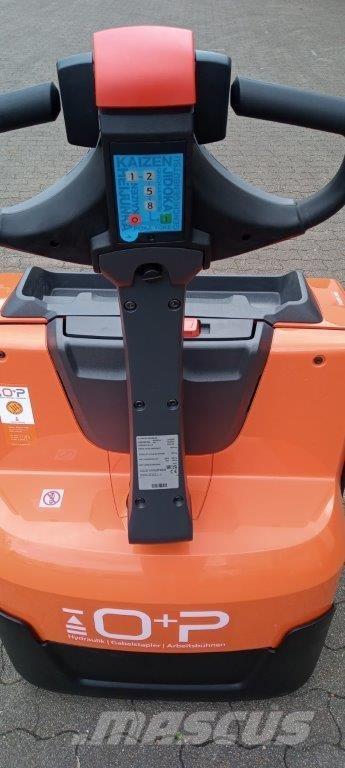 Toyota LWE 200 Pedestrian stacker