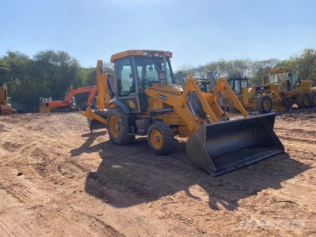 JCB 3CX Backhoe