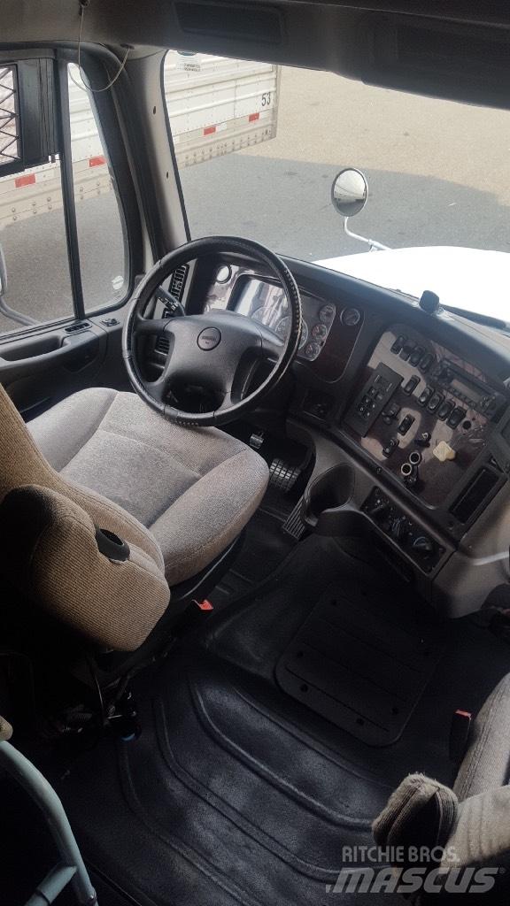 Freightliner M2 Prime Movers