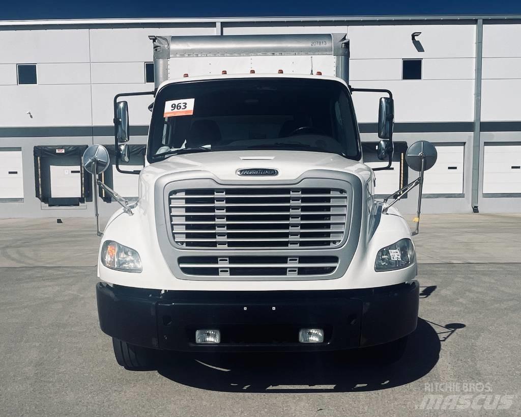 Freightliner M 106 Box trucks