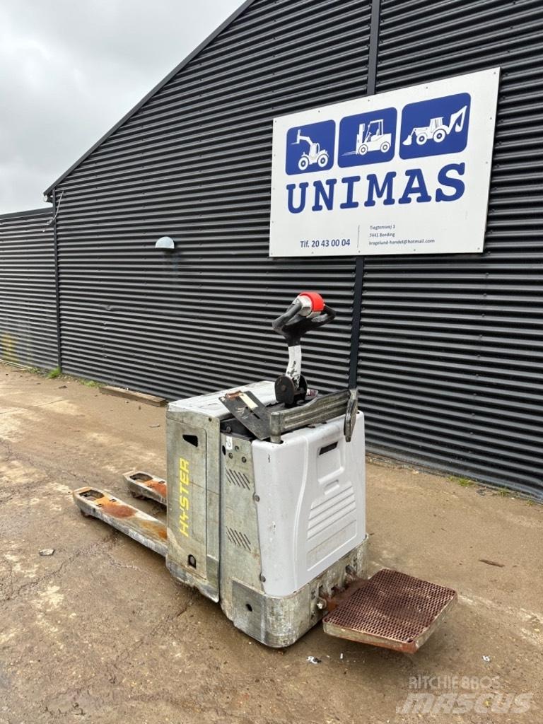 Hyster P 2.0 S Pedestrian stacker