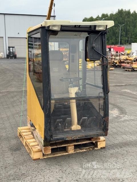 CAT M 320 USED CAB Cabins and interior