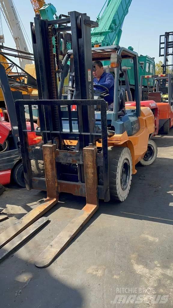 Toyota 5 Ton Diesel trucks