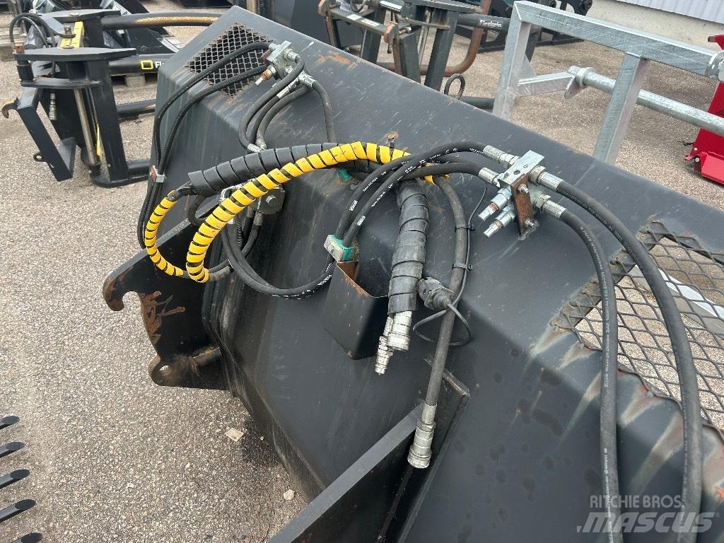 Esve Siipikauha Front loader accessories