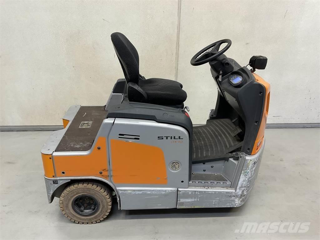 Still LXT70 Terminal tractors