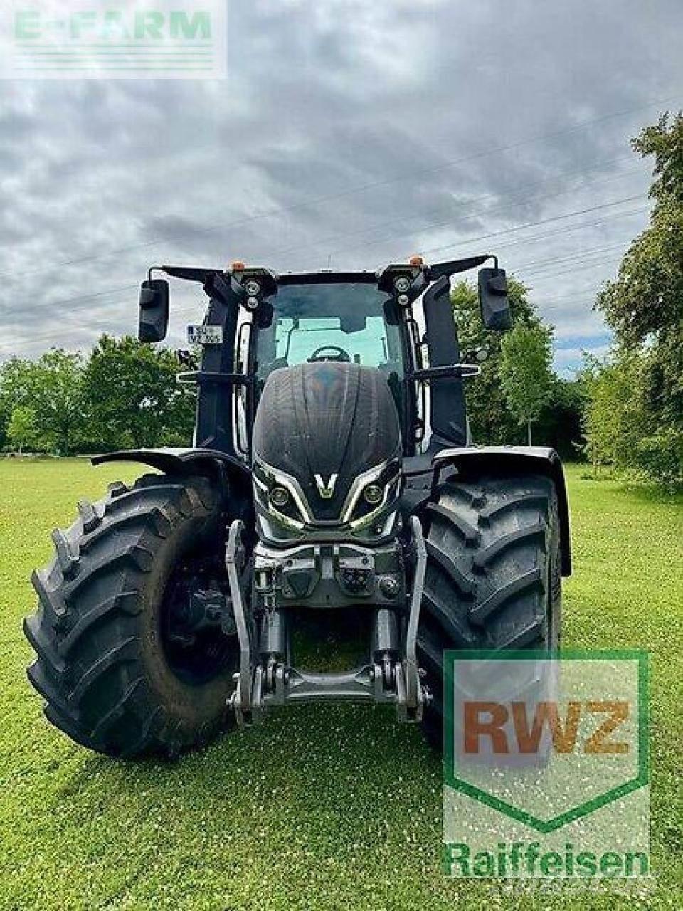 Valtra q305 Tractors