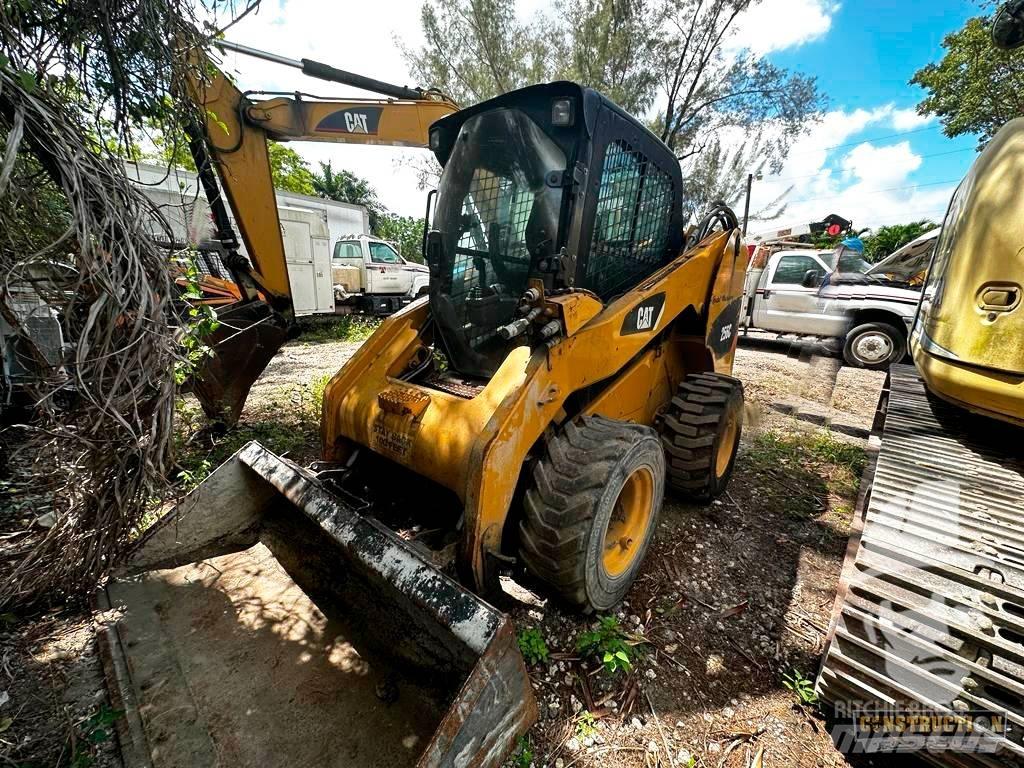CAT 256 C Skid steer loaders