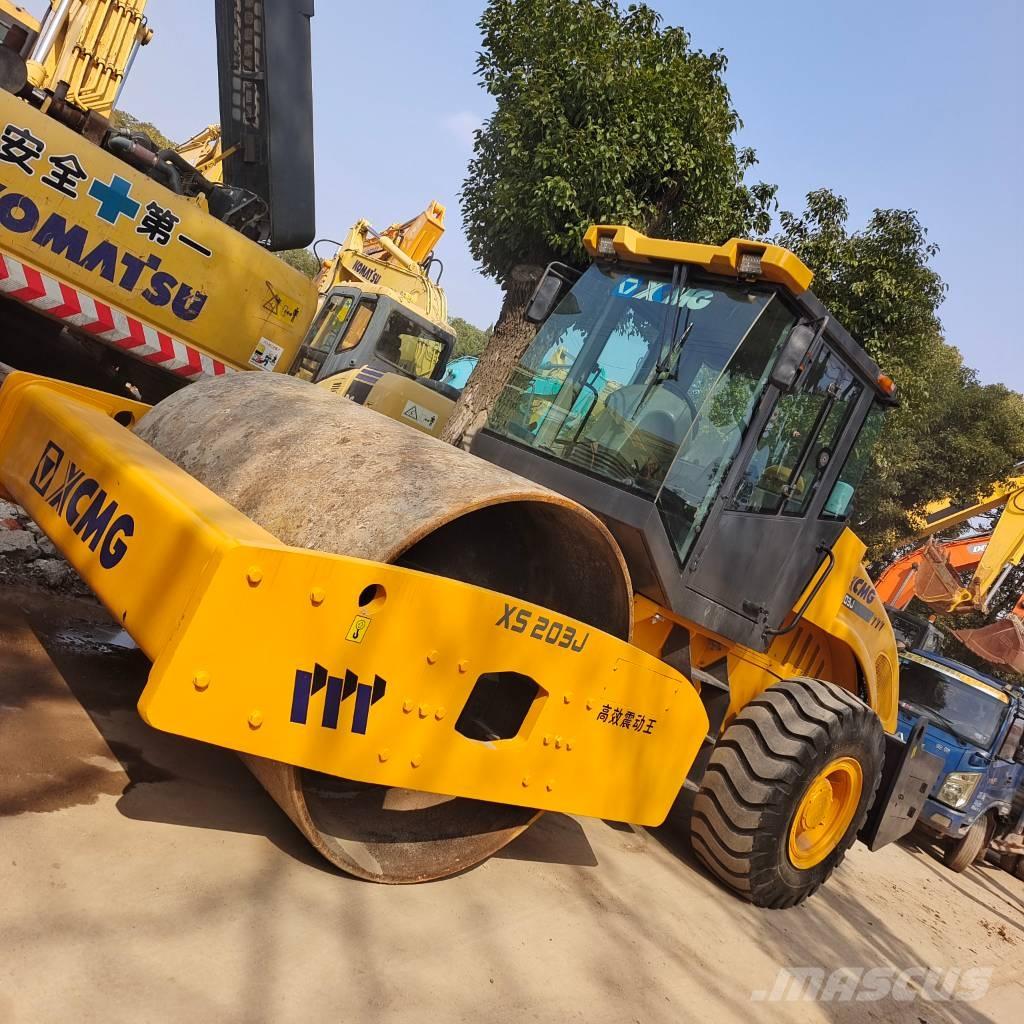 XCMG XS 203 J Single drum rollers