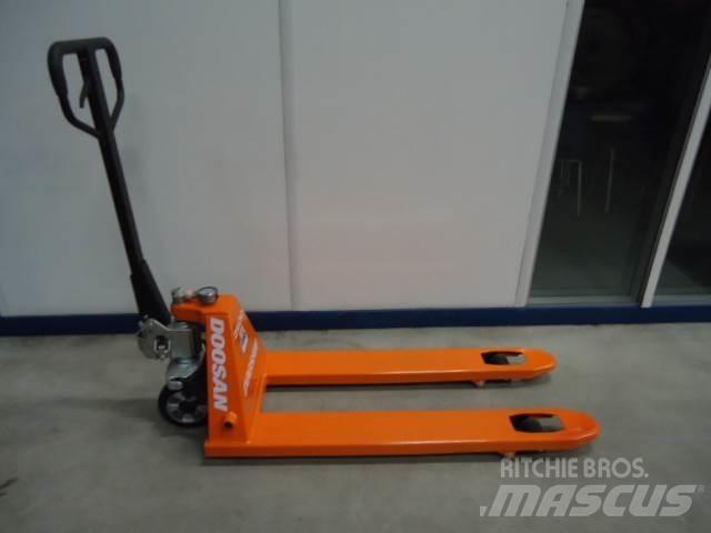 Doosan Pallettruck Hand pallet truck