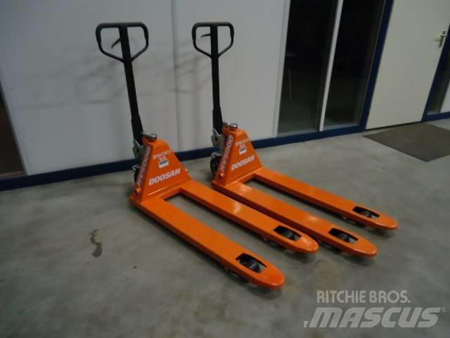 Doosan Pallettruck Hand pallet truck