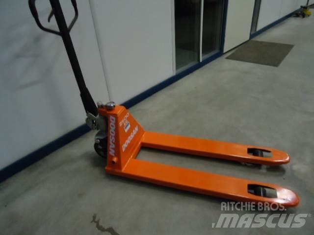 Doosan Pallettruck Hand pallet truck