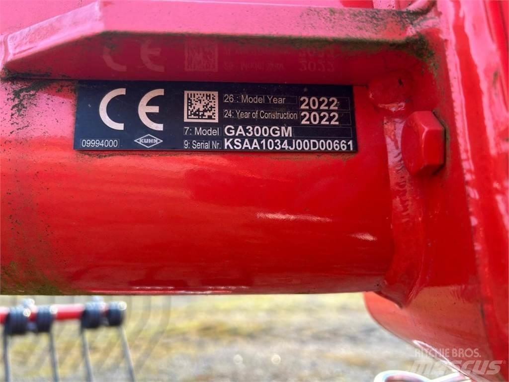 Kuhn GA 300 GM Swathers