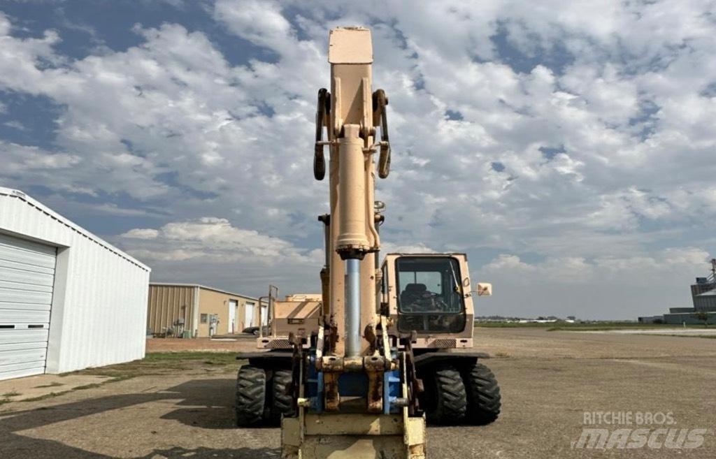 John Deere 595 Wheeled excavators