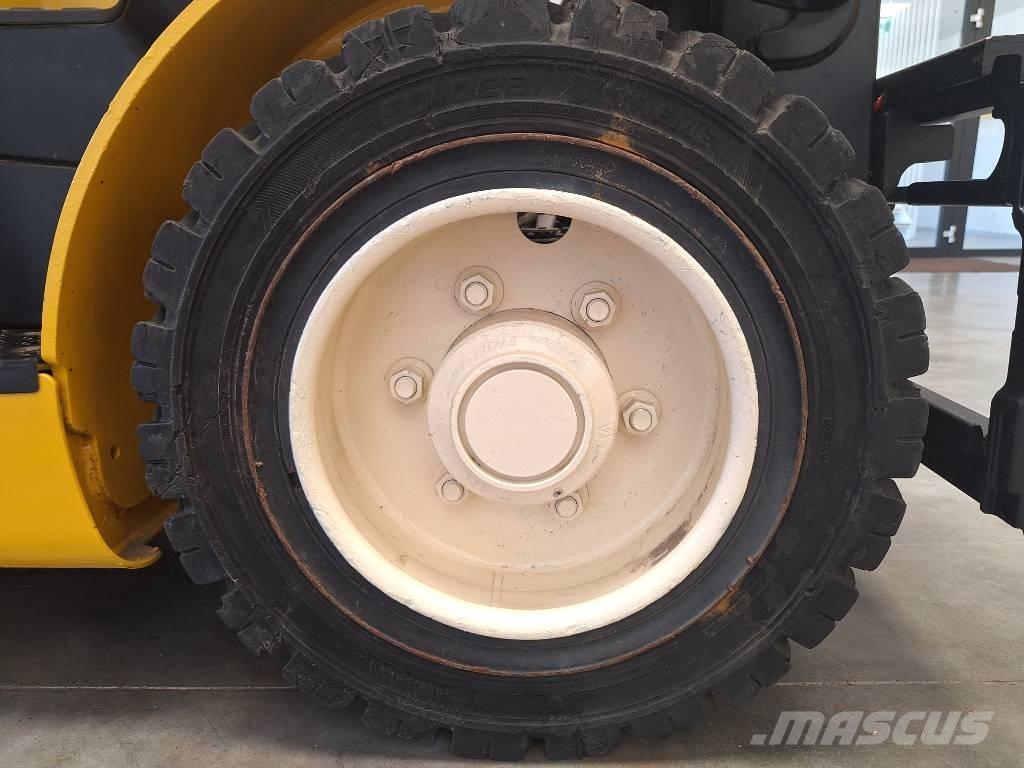 Yale GLP 25 VX LPG trucks