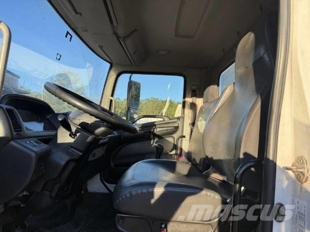 Hino 338 Beverage trucks