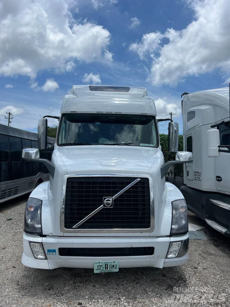 Volvo VNL 780 Prime Movers
