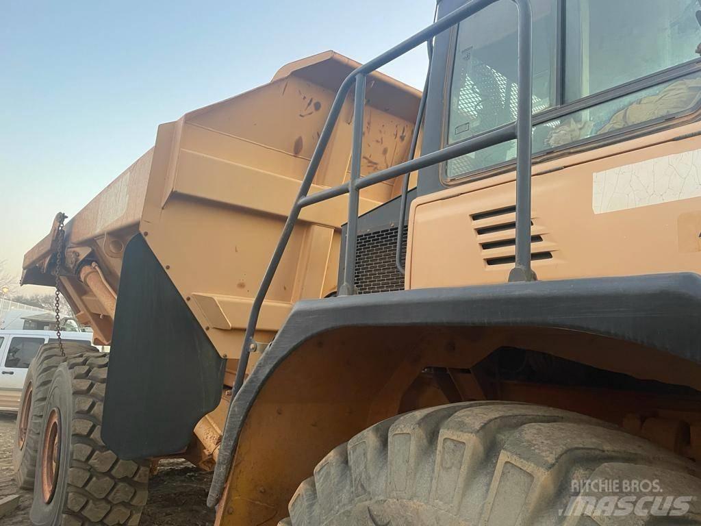 Bell D35D Articulated Haulers