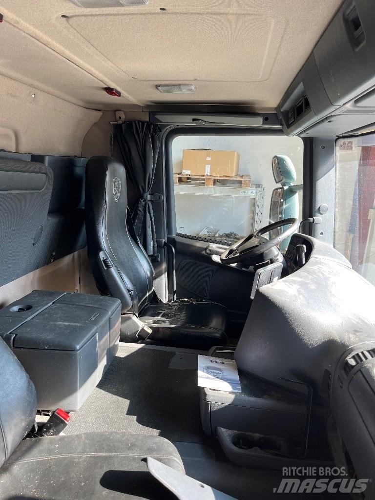Scania CG16 Cabins and interior