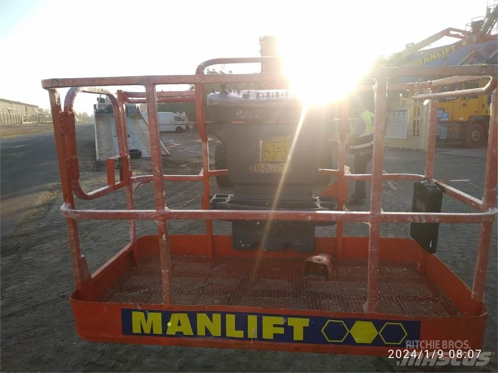 JLG 800AJ Articulated boom lifts