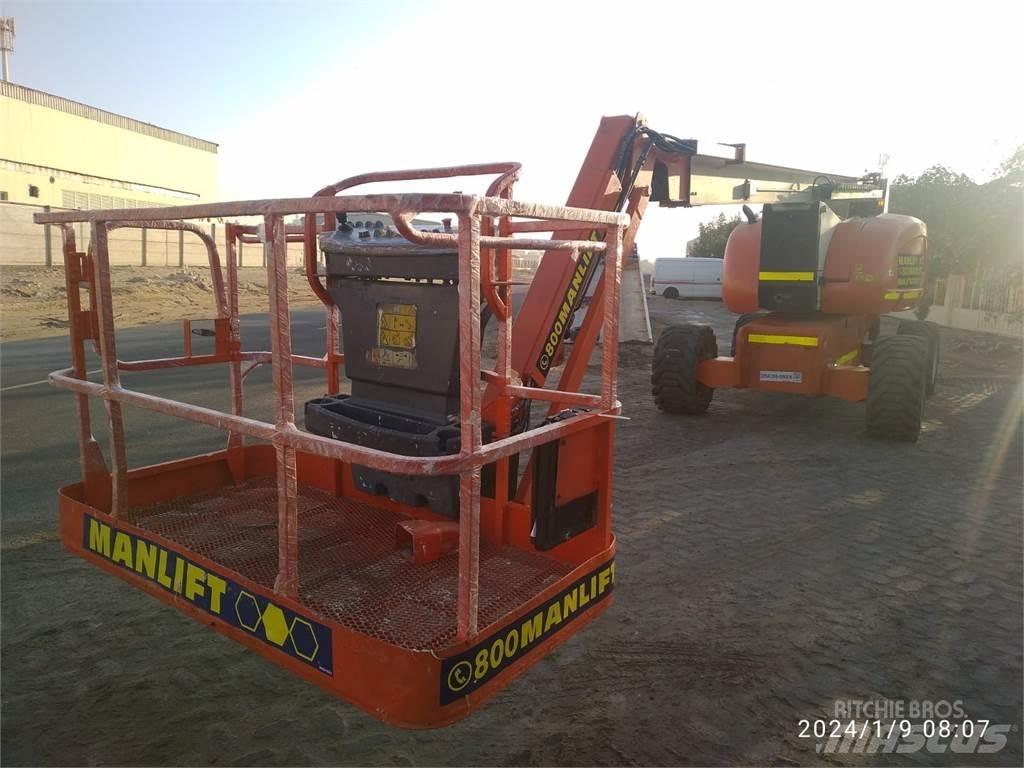 JLG 800AJ Articulated boom lifts