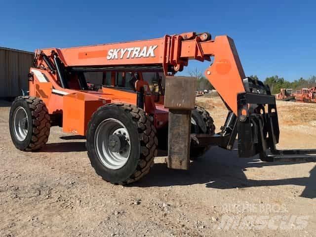 SkyTrak 10054 Telescopic handlers