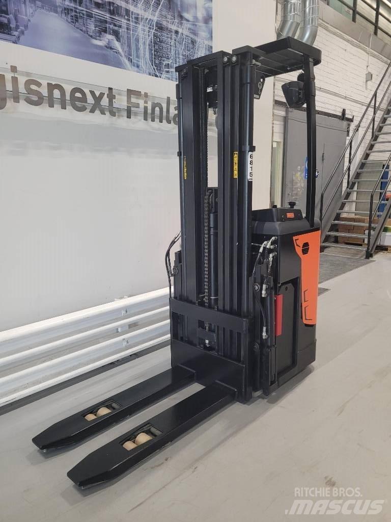 Rocla SST 16 ACI Self propelled stackers