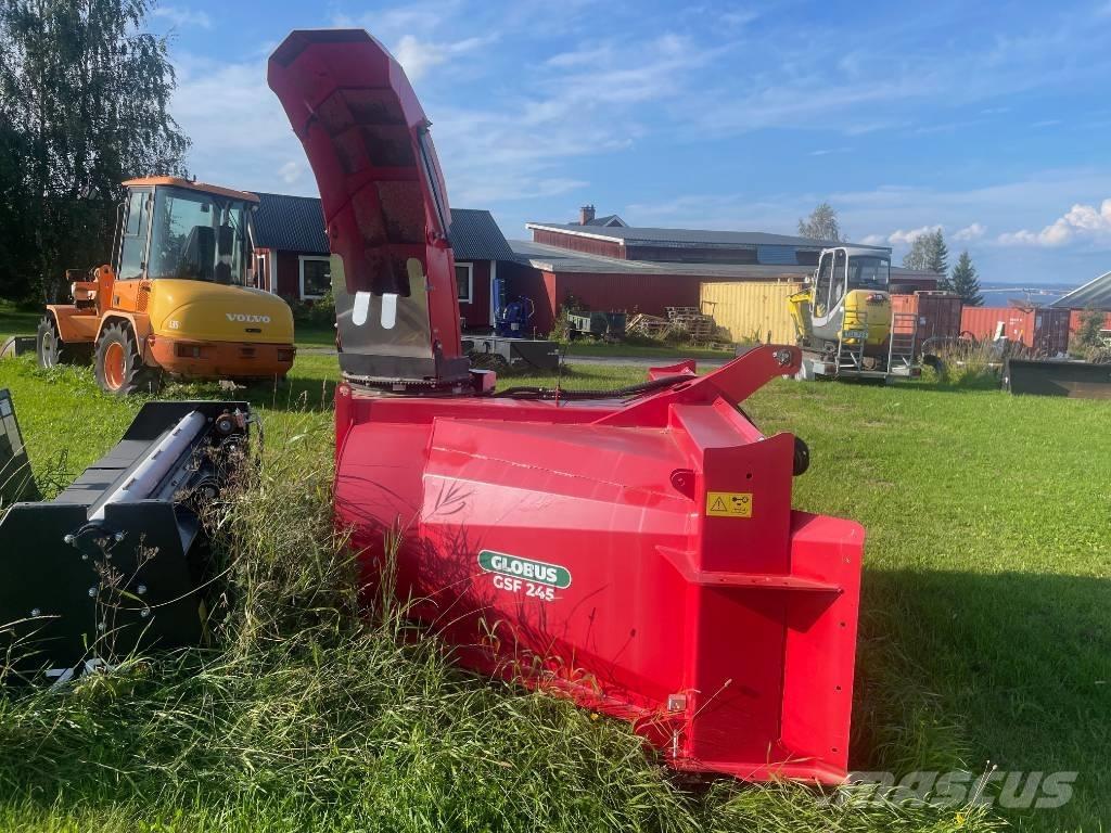 Globus 245 Farm machinery