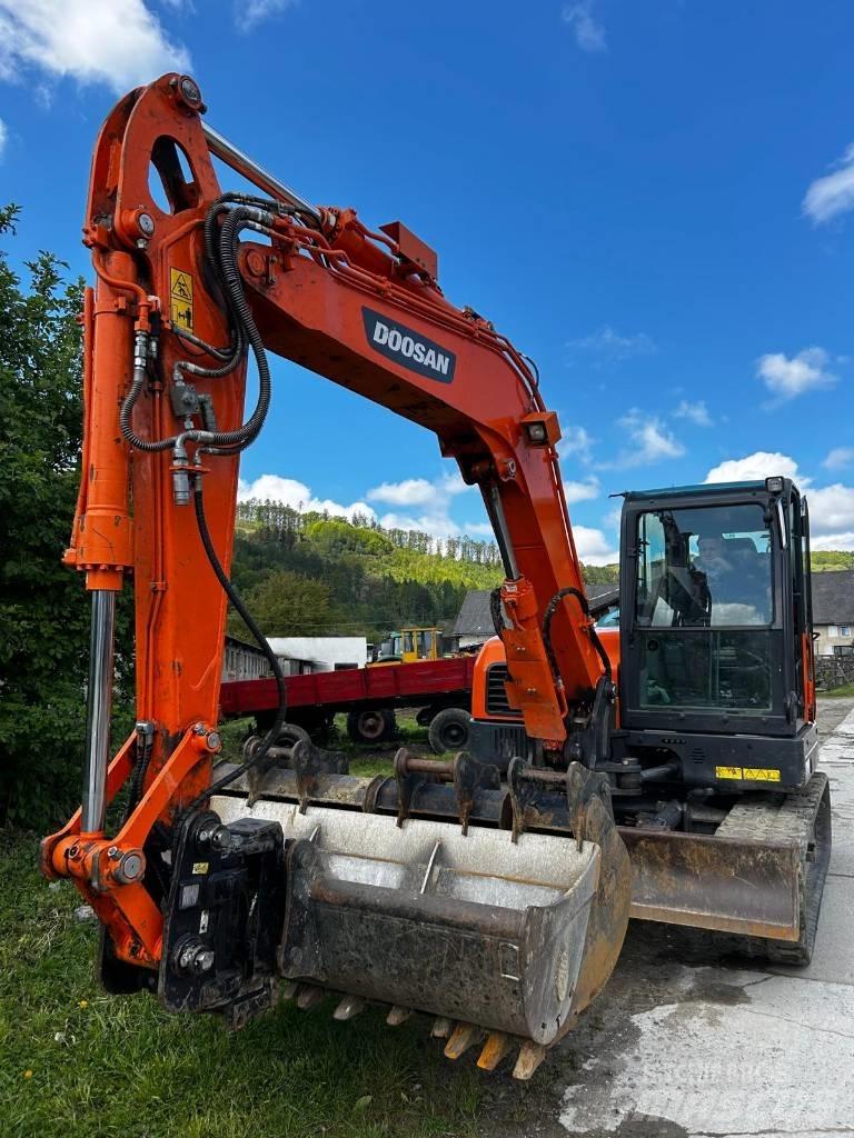 Doosan DX 85 R Mini excavators  7t - 12t