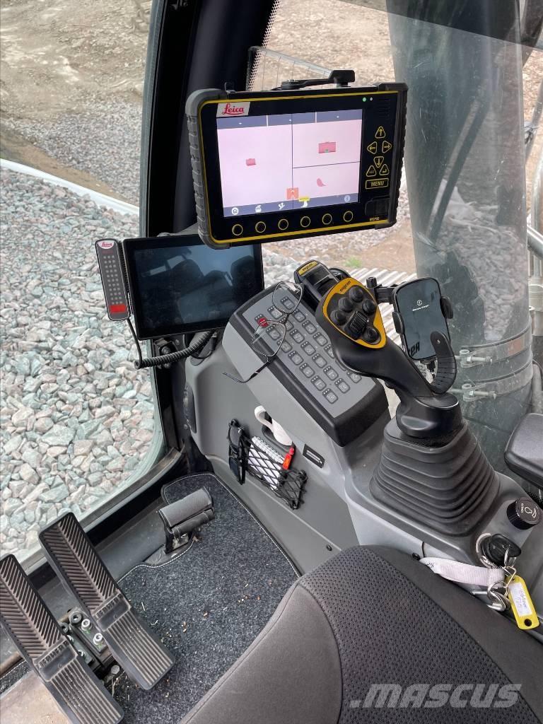 Liebherr R926 Long reach excavators