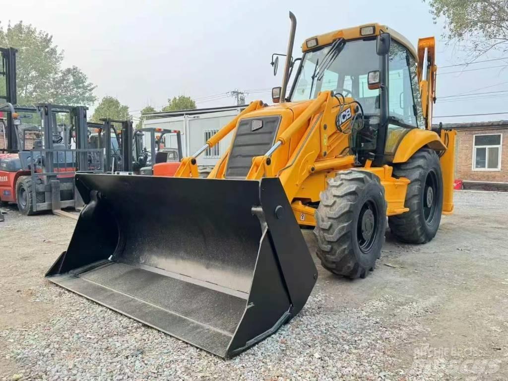 JCB 3 CX Backhoe