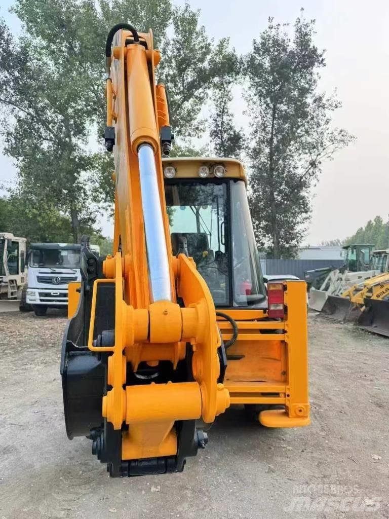 JCB 3 CX Backhoe