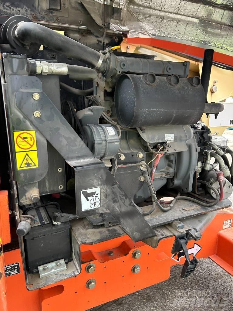 JLG 450 AJ Articulated boom lifts