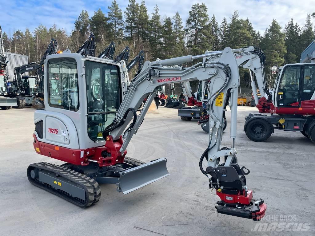 Takeuchi TB 225 Mini excavators < 7t (Mini diggers)