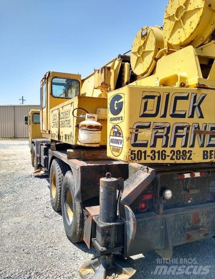 Grove TMS300B Track mounted cranes