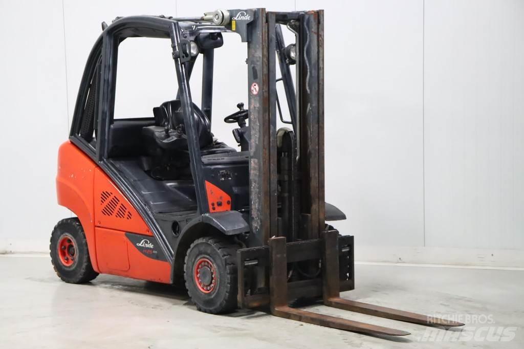 Linde H25D-02 Diesel trucks