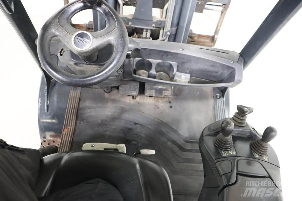 Linde H25D-02 Diesel trucks