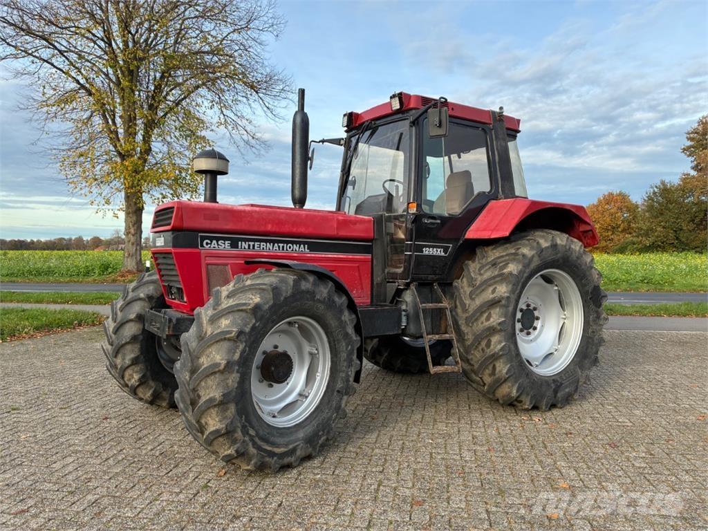 Case IH 1255 Tractors
