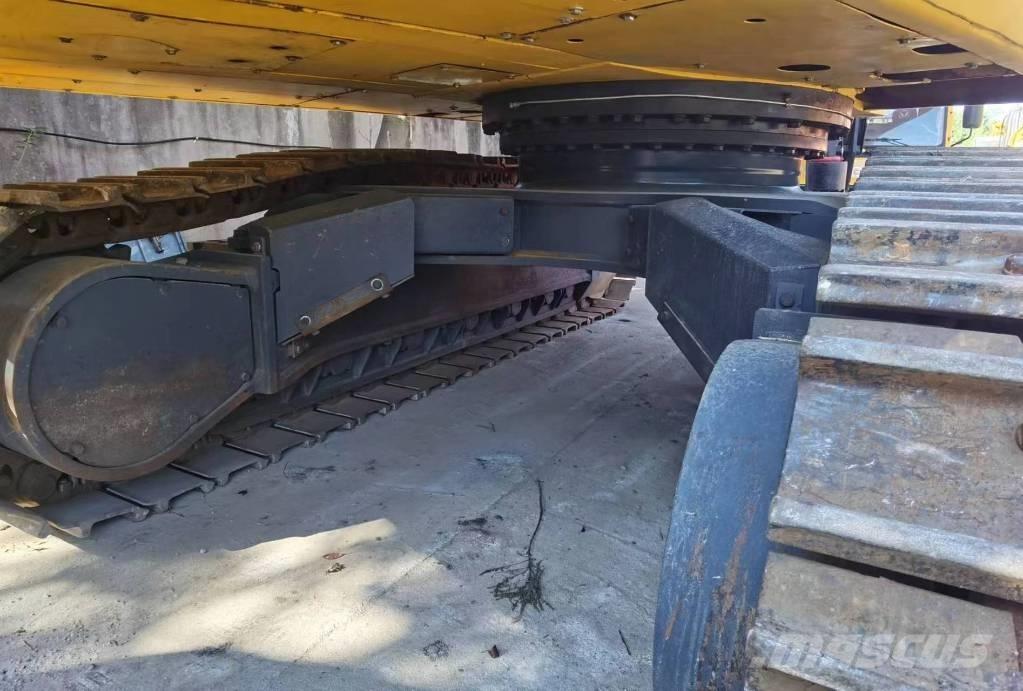 Komatsu PC 450 Crawler excavators