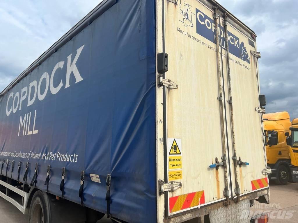 Scania P 230 Curtain sider trucks