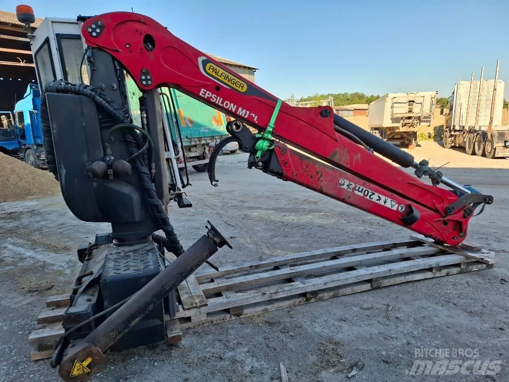 Epsilon M 12 L Timber cranes