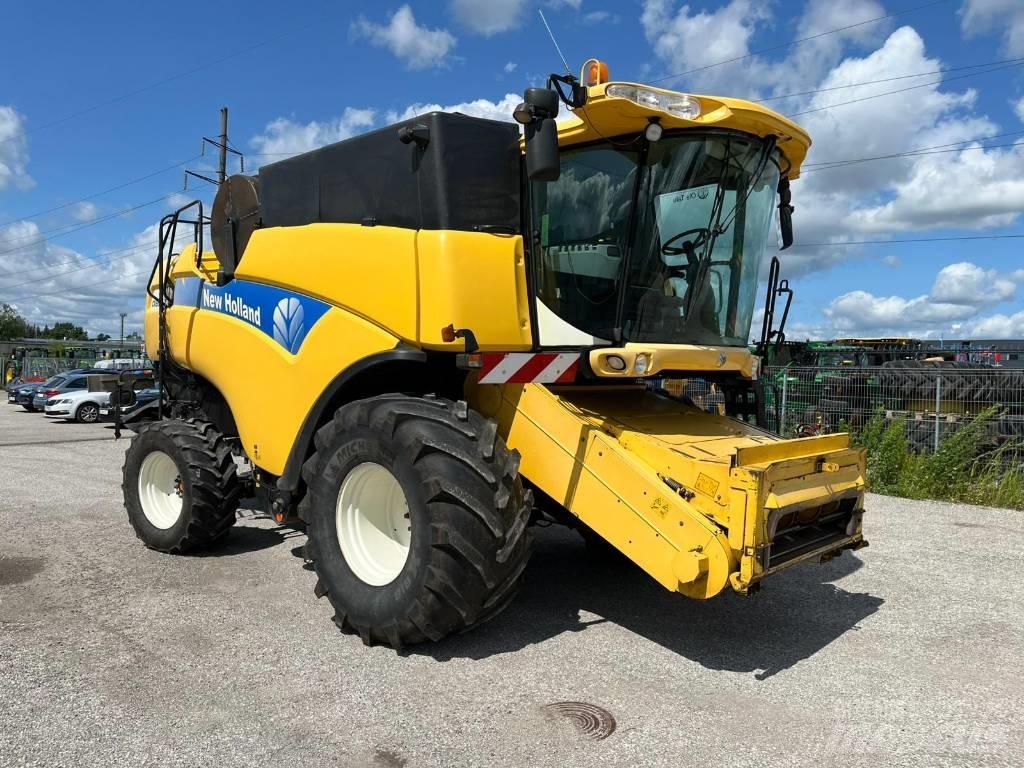 New Holland CX 860 Combine harvesters
