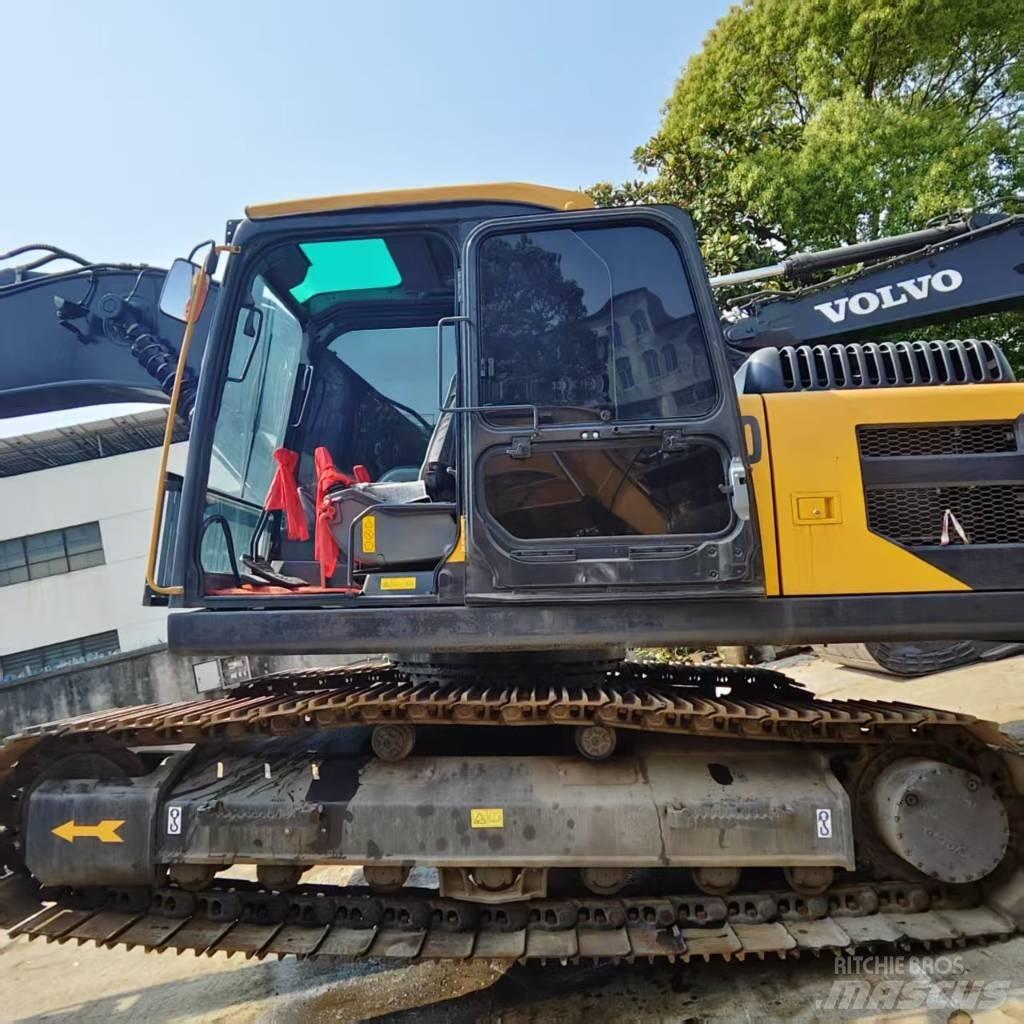 Volvo EC 220 Crawler excavators