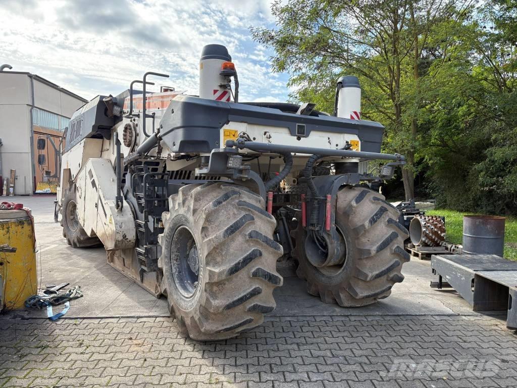 Wirtgen WR 240i Asphalt recycling