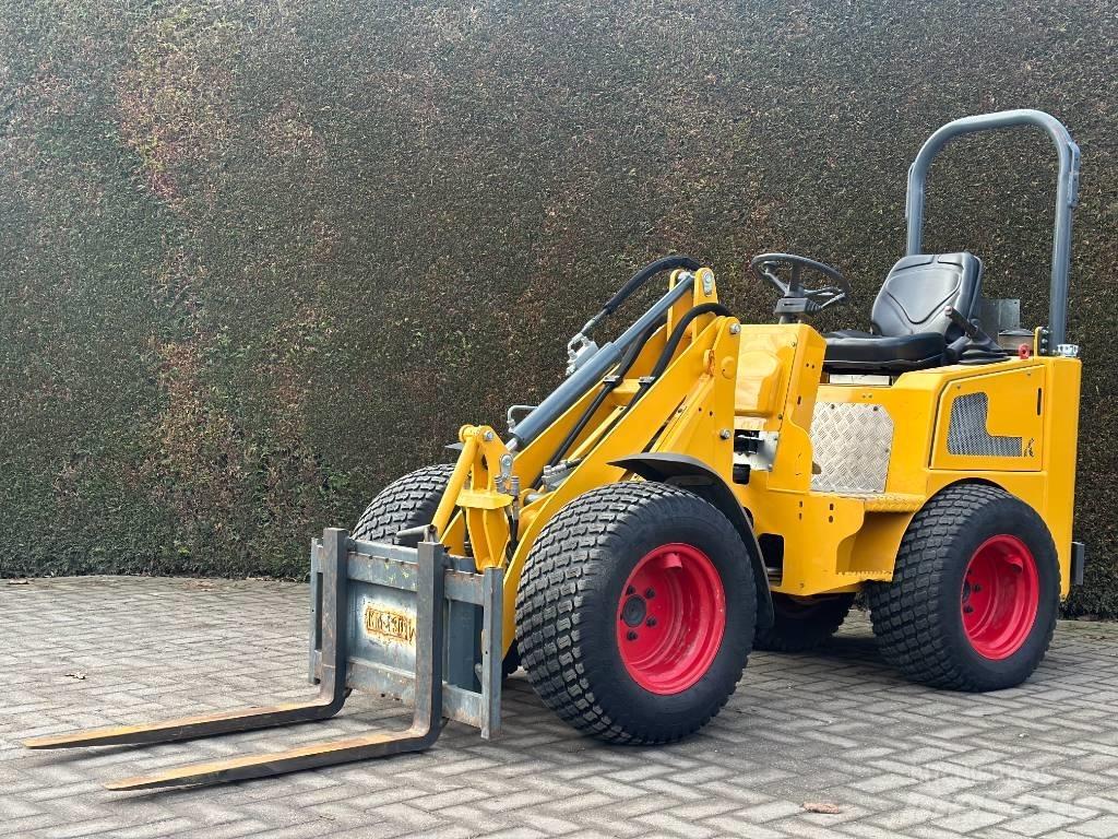 Knikmops KM 130 Multi-purpose loaders